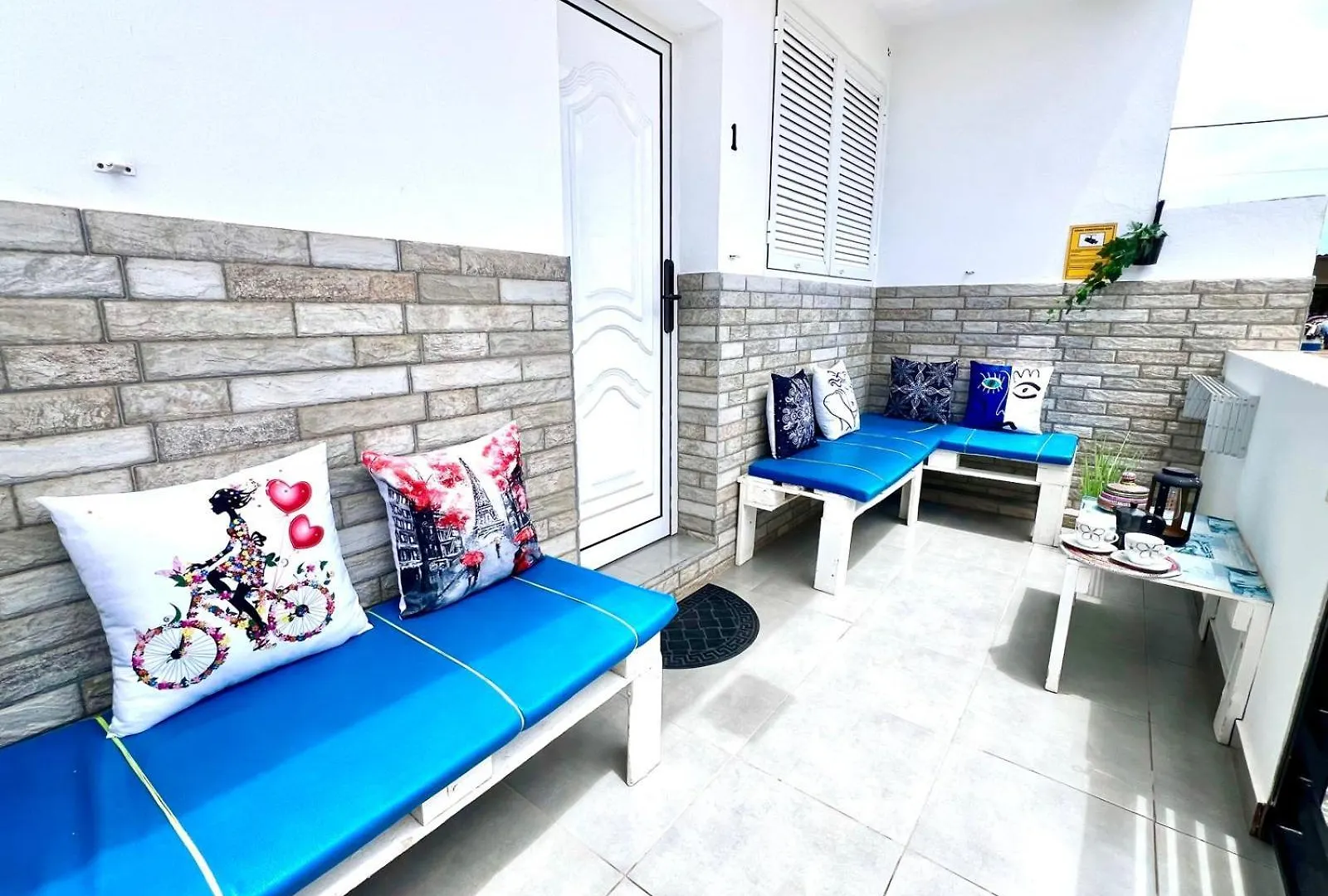 Animoss! Apartments - 10 Modern Apartments Near City Center & Beach Santa Maria